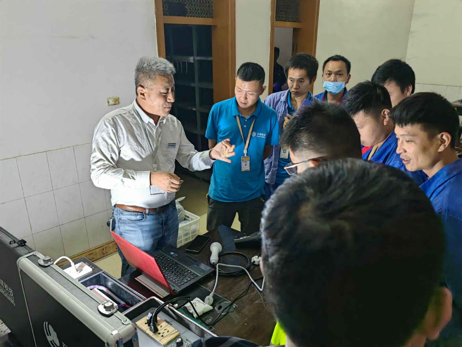 泉州芦铭健身教练培训有限公司为中移铁通有限公司安全用电培训